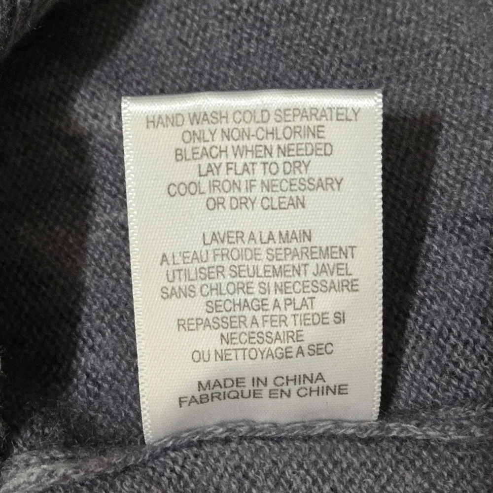 EQUIPMENT FEMME 100% Cashmere Gray Blue Floral Sweater Snake Print Sleeves Large - Picture 15 of 16